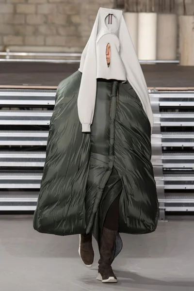Look 12